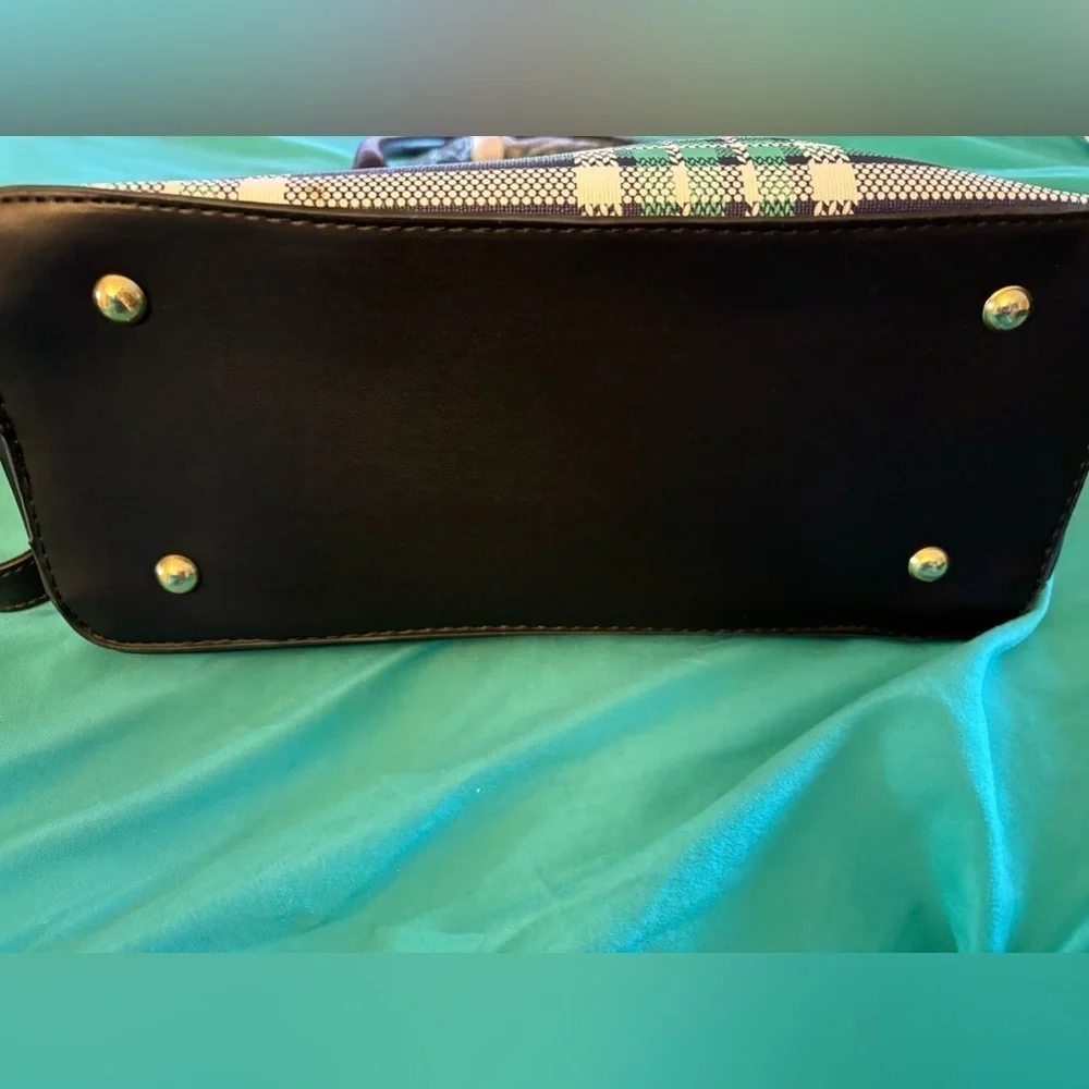 new- Classic Plaid Handbag  Gold Accents Detachable & Adjustable shoulder strap